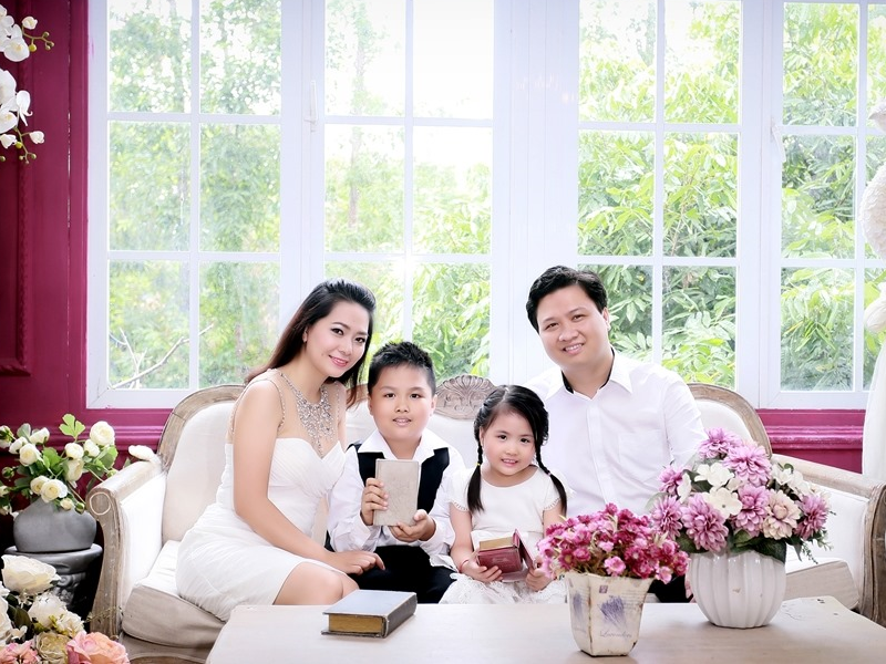 Background Ghép ảnh Gia đình Cực đẹp  Trung Tâm Anh Ngữ Quốc Tế ISEC Đà  Nẵng