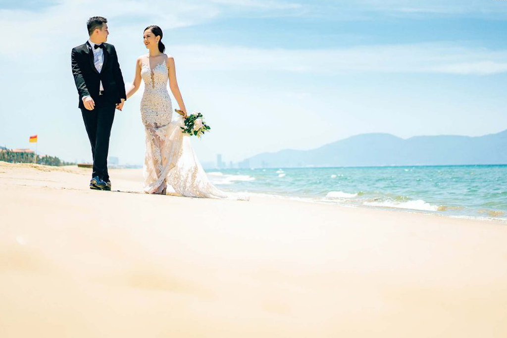 Đón bình minh trên biển Đặc sản chụp ảnh cưới ở Đà Nẵng  Lai Hoa Wedding