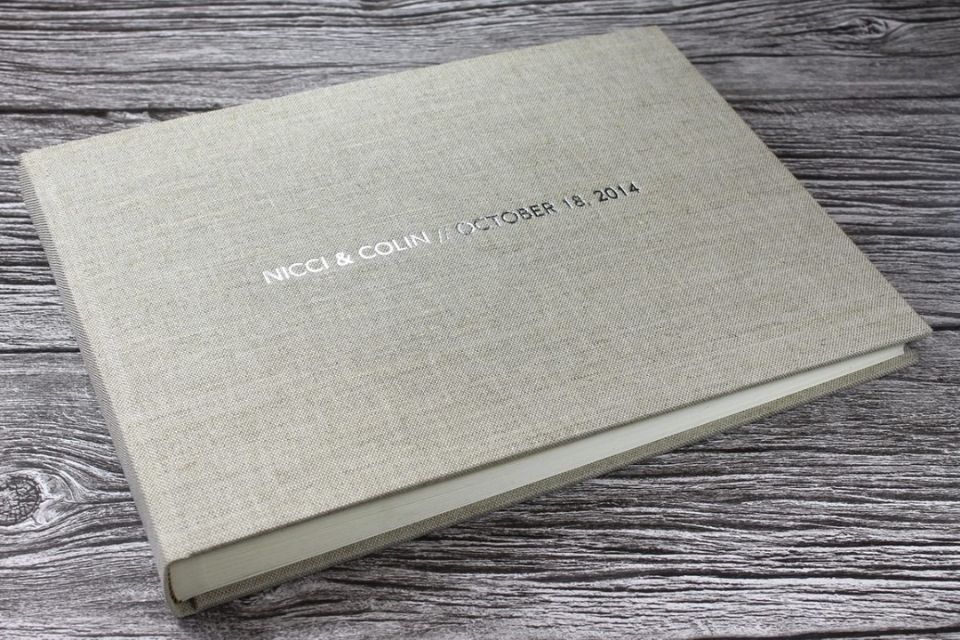 Photobook bìa da Simili truyền thống