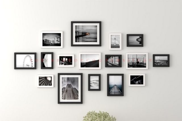 Với cách bố trí khung ảnh treo tường, ngôi nhà của bạn sẽ trở nên đẹp mắt và sang trọng hơn rất nhiều. Điều quan trọng là chọn lựa phong cách và kích thước phù hợp với không gian. Cùng xem hình ảnh liên quan để có thêm ý tưởng cho phòng khách của bạn nhé!