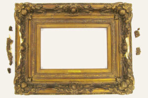 Khung ảnh bị hư hại